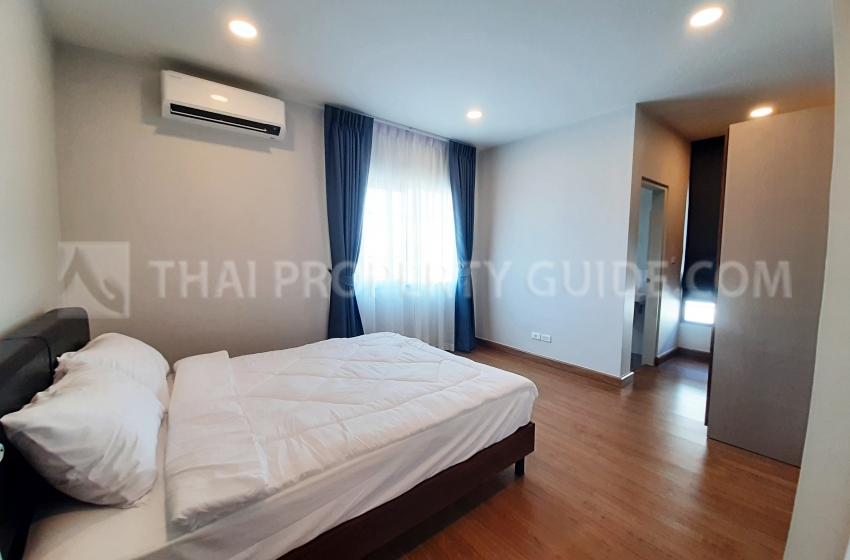 House with Shared Pool in Bangnatrad 
